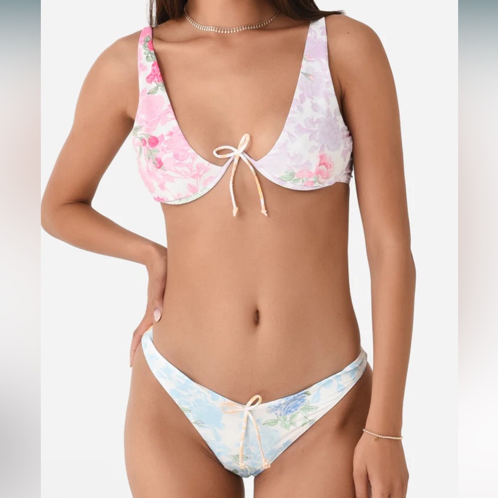 NWT LOVESHACKFANCY
Women's Kinney Bikini Set